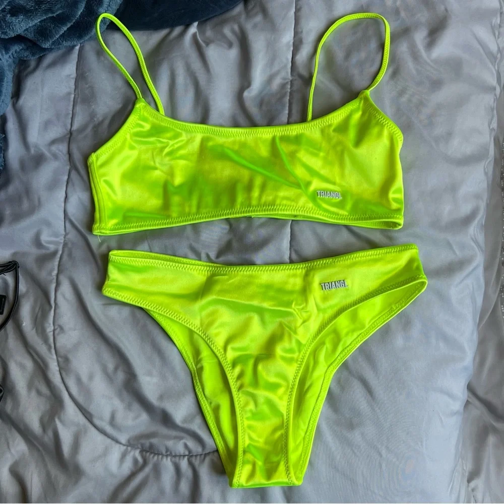 Triangl Bikini - Picture 1 of 5